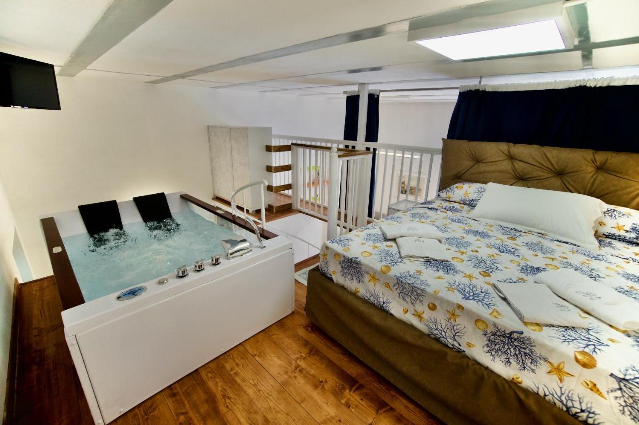 Maja With Jacuzzi Ischia